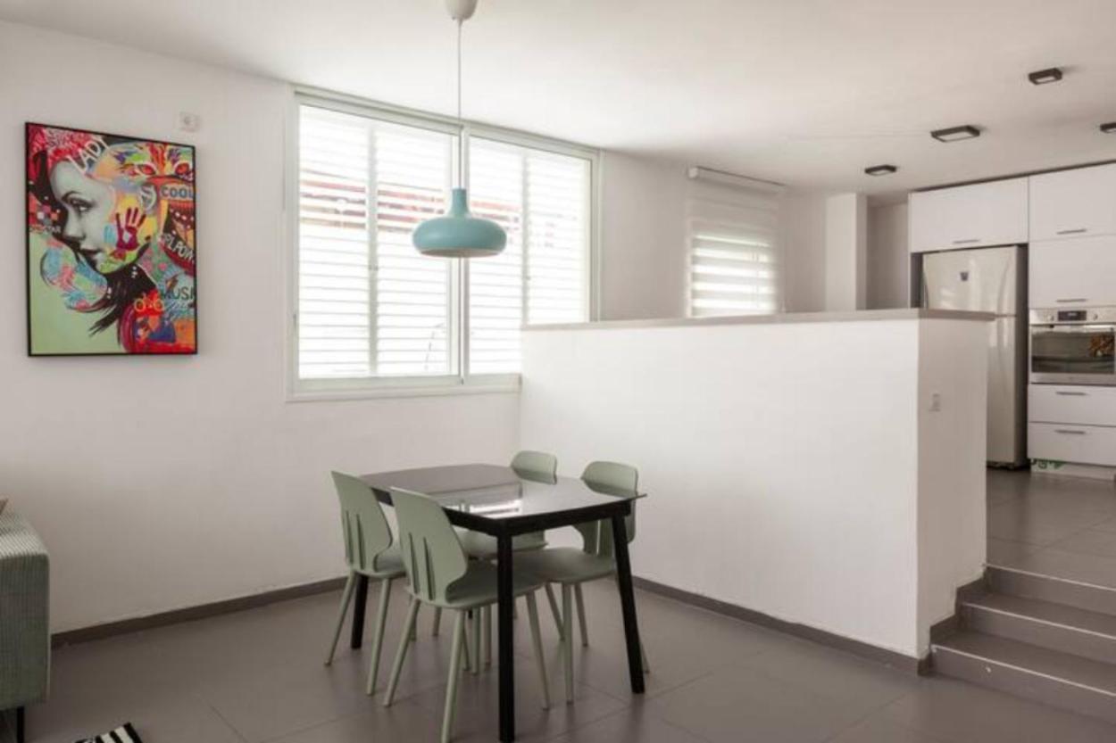 Oַ&O Group-Amazing Apt Bat-Yam 3 Min Walk To Beach Бат Ям Екстериор снимка