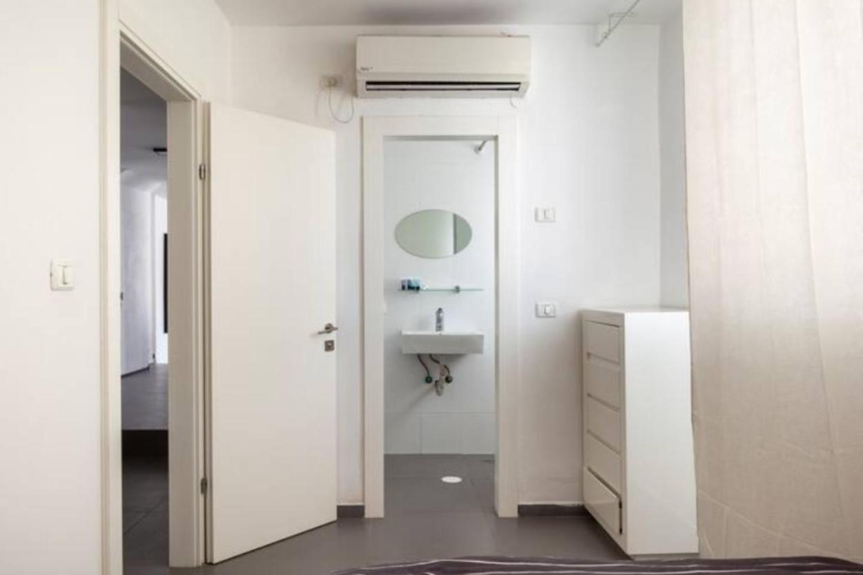 Oַ&O Group-Amazing Apt Bat-Yam 3 Min Walk To Beach Бат Ям Екстериор снимка